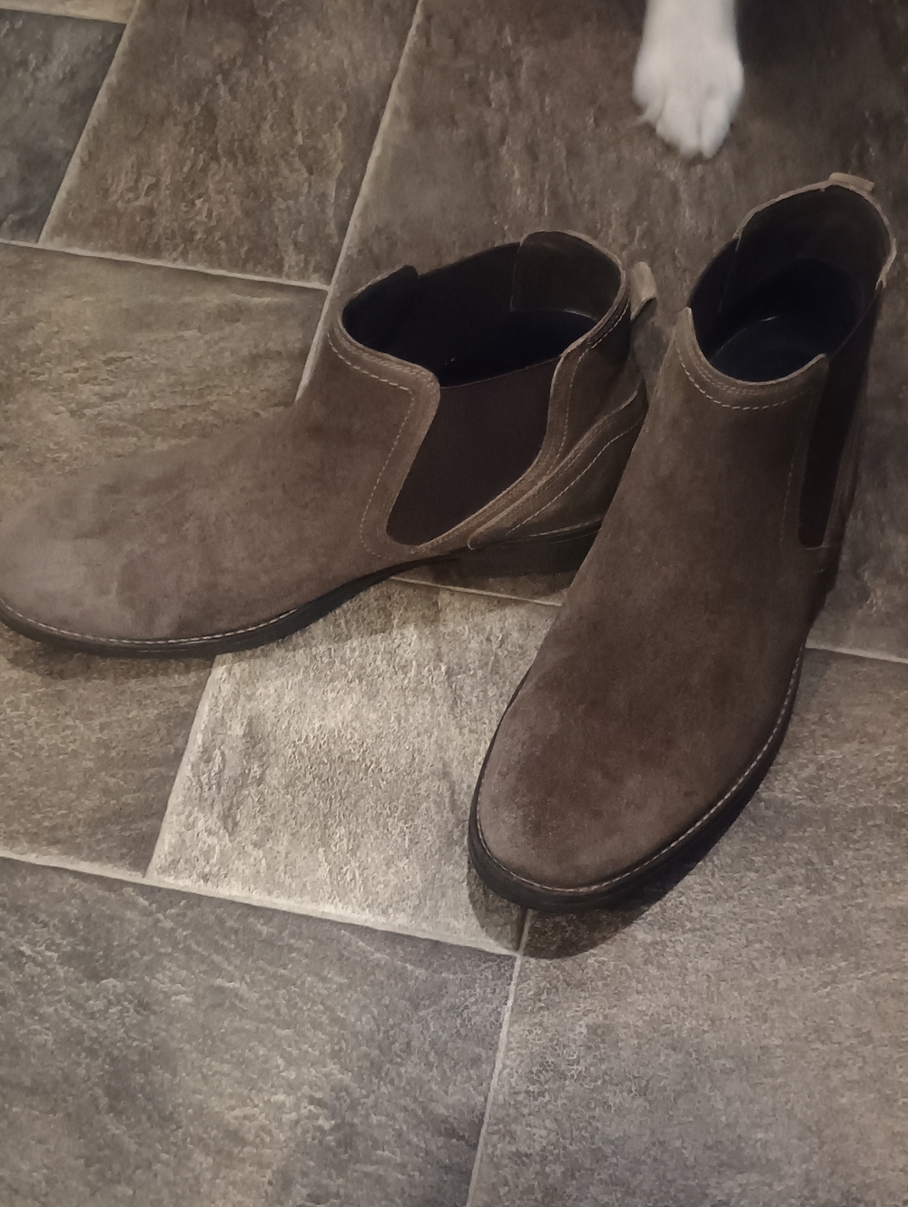 Clarks Men’s Taupe Suede Chukka Boots